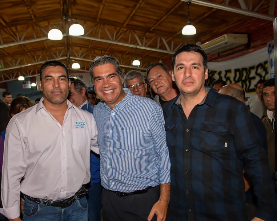 Capitanich con referentes de la UTA.jpg