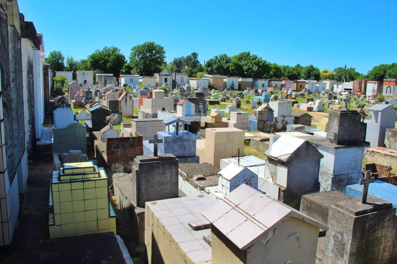 El cementerio de Resistencia estará abierto de corrido este domingo Día del  Padre | Diario TAG