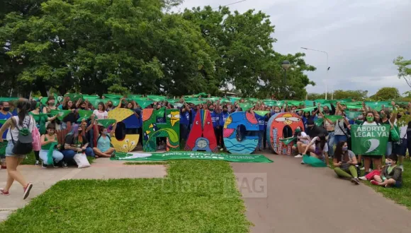 "La marea verde" el fenomeno militante que conquistó el aborto legal, seguro y gratuito en la Argentina