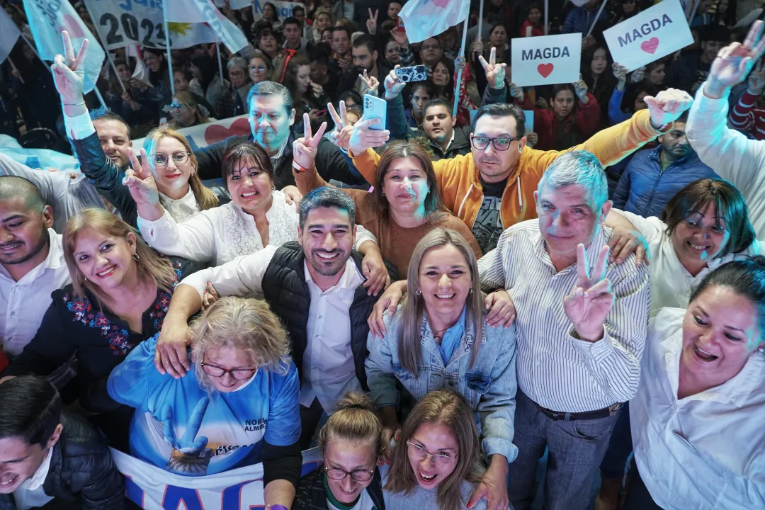 Magda Ayala en campaña - en acto.jpeg