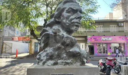 Cabeza del poeta Gaspar Benavento de Crisanto Dominguez